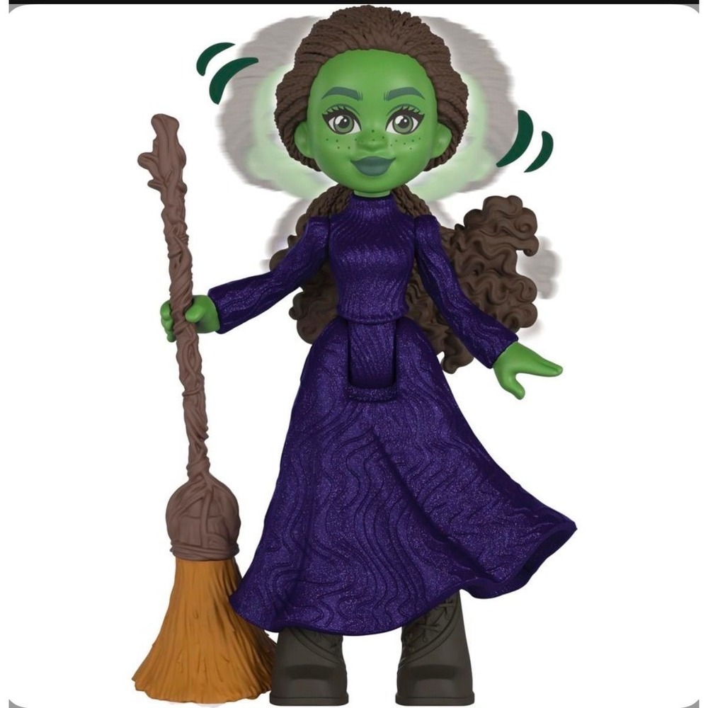 Wicked Universal Pictures' Emerald City Small Doll Playset W/ accessories - Picture 4 of 4